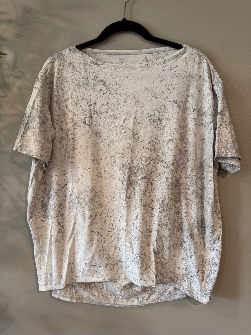 lululemon athletica Women's White and Gray Speckled Short Sleeve Tee